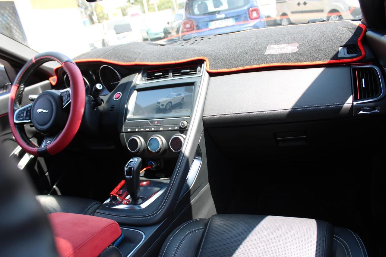 Jaguar E-Pace Tua A SOLI 318€ al mese Anticipo Zero