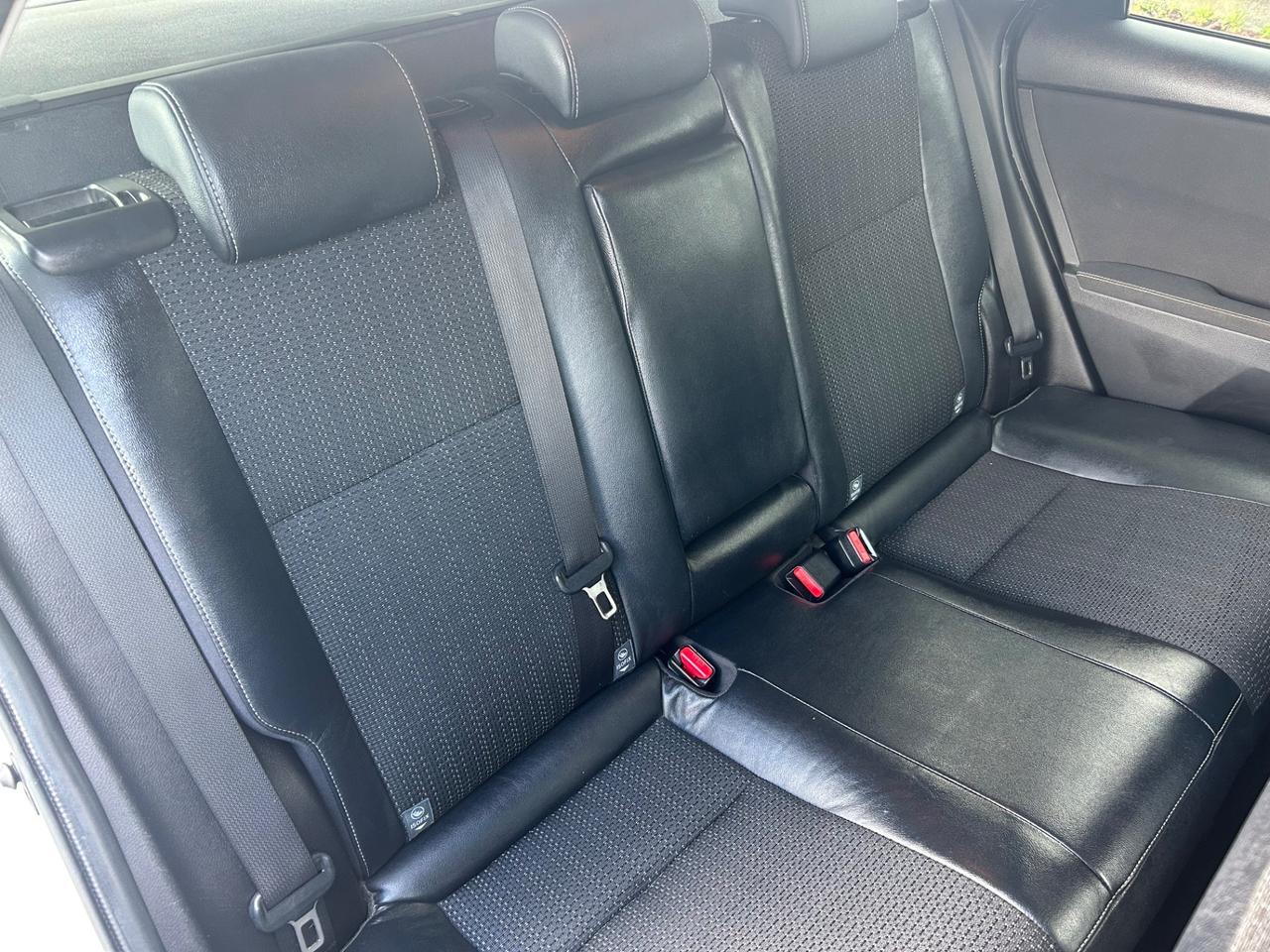 Toyota Auris 1.8 Hybrid Business
