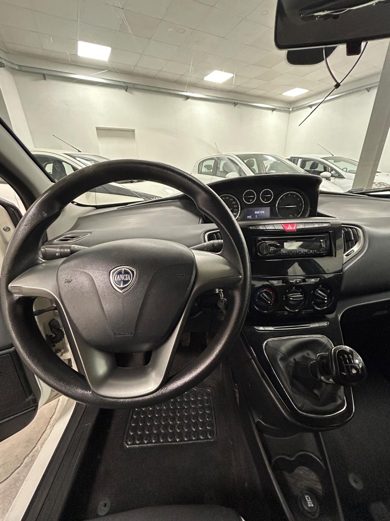 Lancia Ypsilon 1.2 69 CV 5 porte Elle