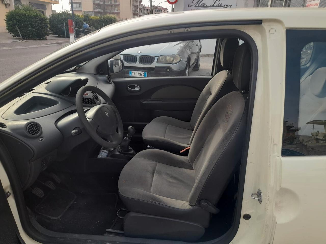 Renault Twingo 1.2cc benzina 12 mesi garanzia-2010