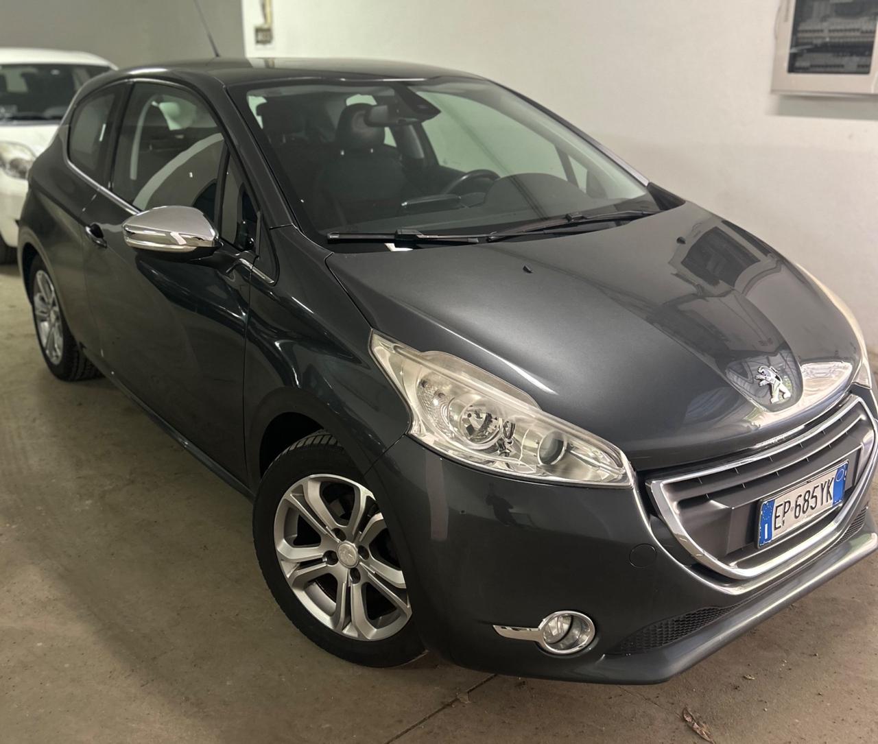 Peugeot 208 1.2 VTi 82 CV 3 porte Allure