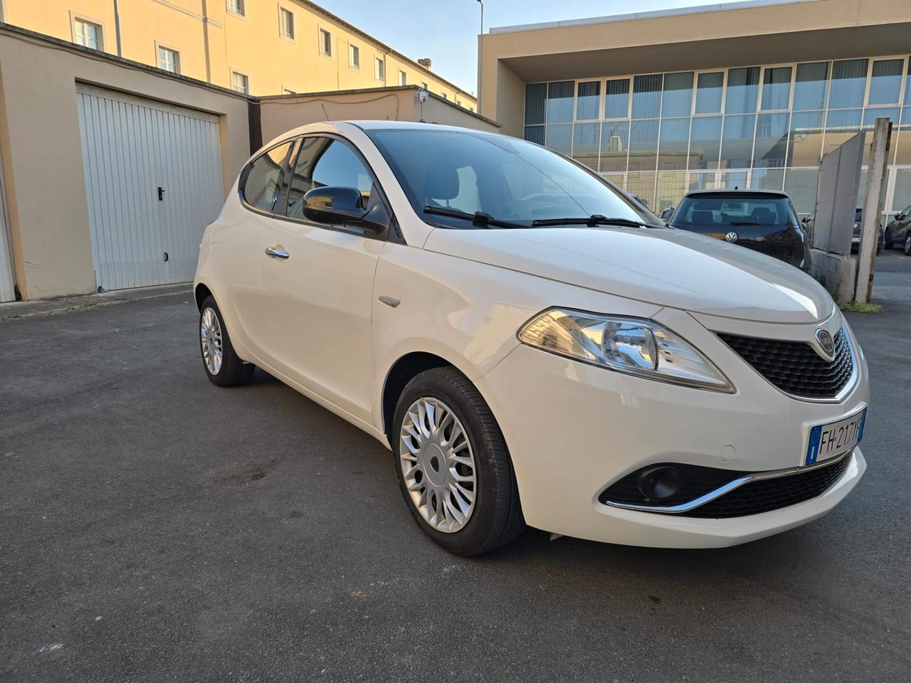 Lancia Ypsilon 1.2 69 CV 5 porte Platinum perfetta possibilita 12 mesi garanzia