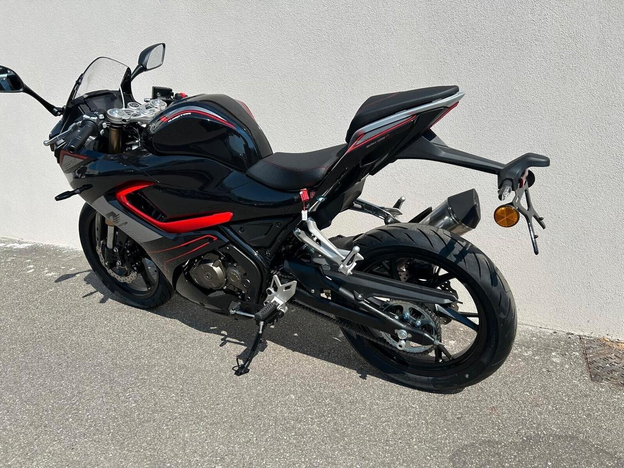 Qj Motor SRK 125 R -- Colore NERO