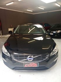 Volvo V60 D2 R-design