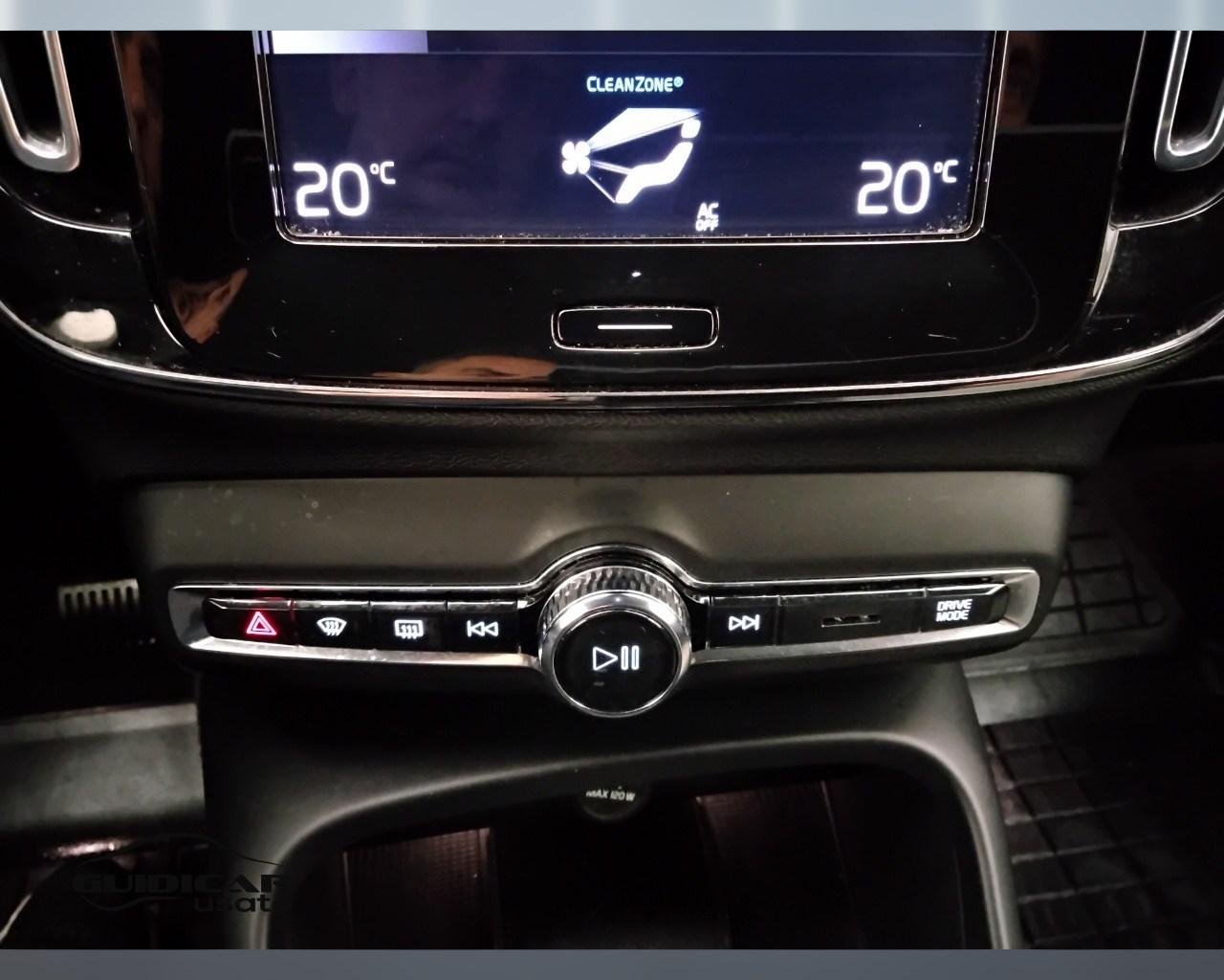 VOLVO XC40 2023 - XC40 1.5 t5 recharge phev Core auto