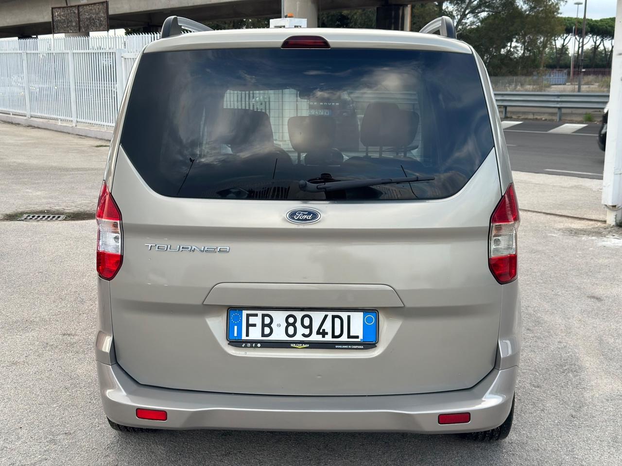 Ford Tourneo Courier 2015 1.6 TDCI 95 CV Titanium XFETTA