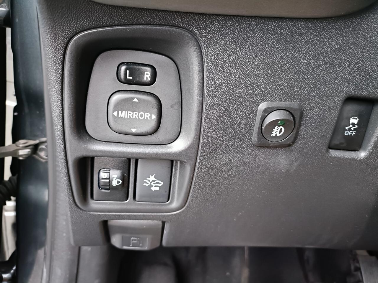 Toyota Aygo Connect 1.0 VVT-i 72 CV 5 porte x-play