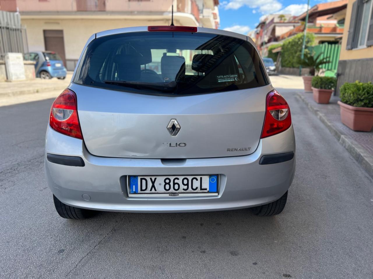 Renaul Clio 1.4 benzina anno 2010