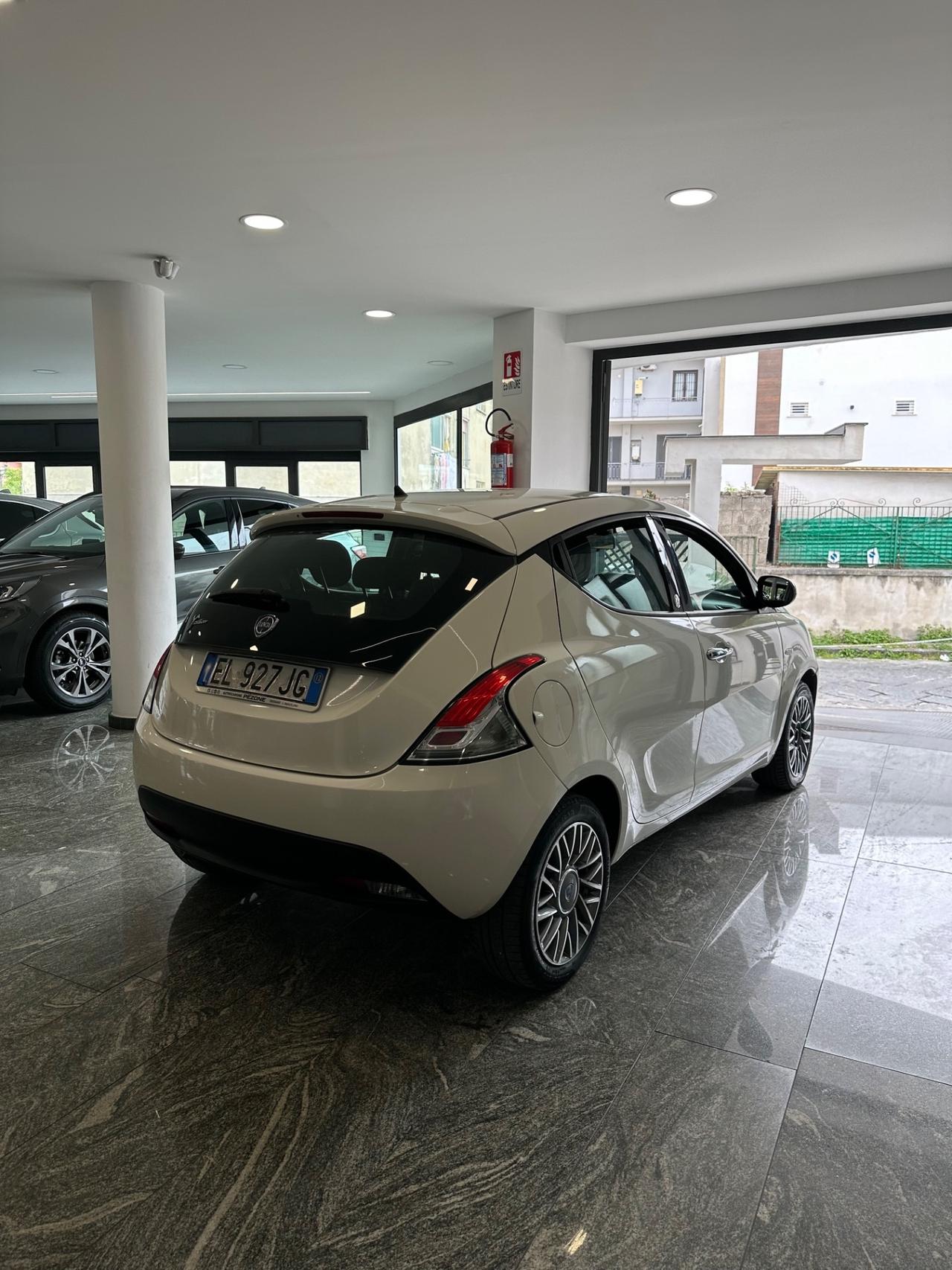 Lancia Ypsilon 1.2 69 CV 5 porte GPL Ecochic Gold