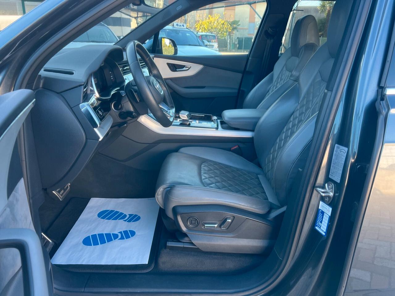 Audi Q7 3.0 TDI S-Line Plus 7 POSTI