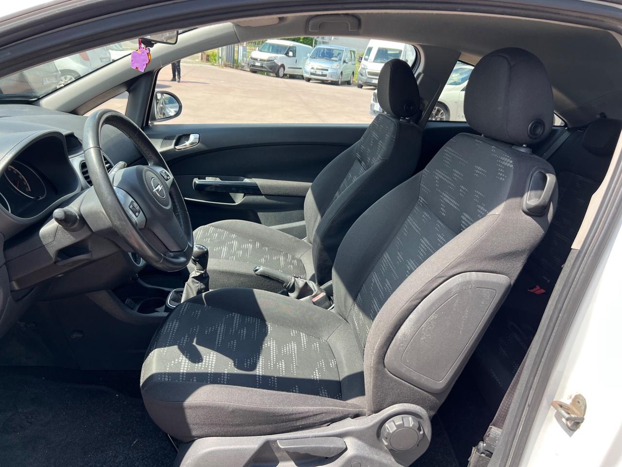 Opel Corsa 1.2 85CV 3 porte GPL-TECH Club