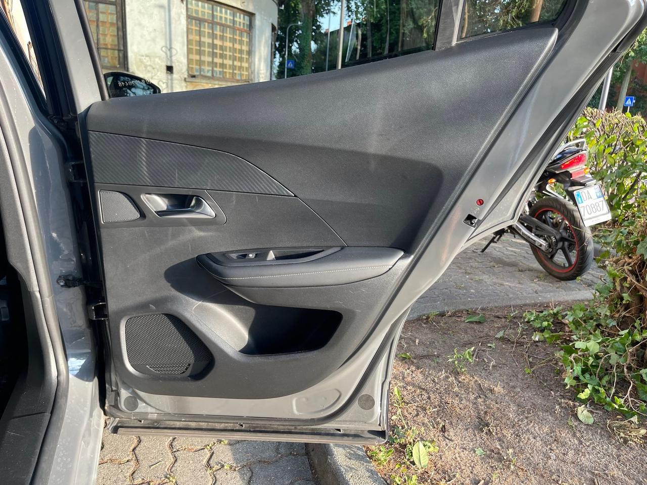 Peugeot 2008 Allure 1.2 PureTech 100 #5940