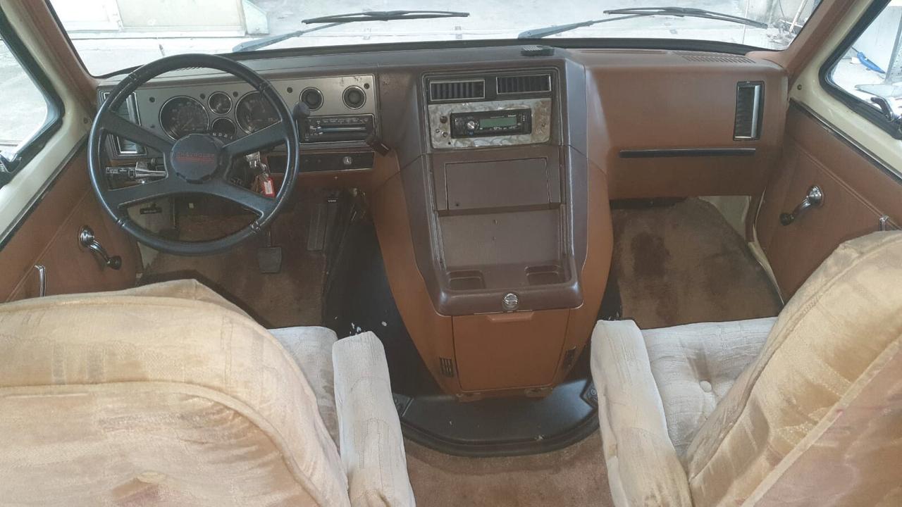 CAMPER CHEVROLET MANSARDATO 6.2 V8 GASOLIO -1990