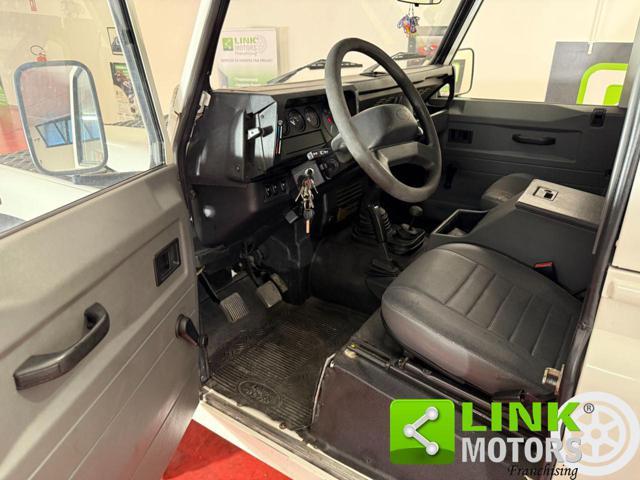 LAND ROVER Defender 90 2.5 Td5 S.W.