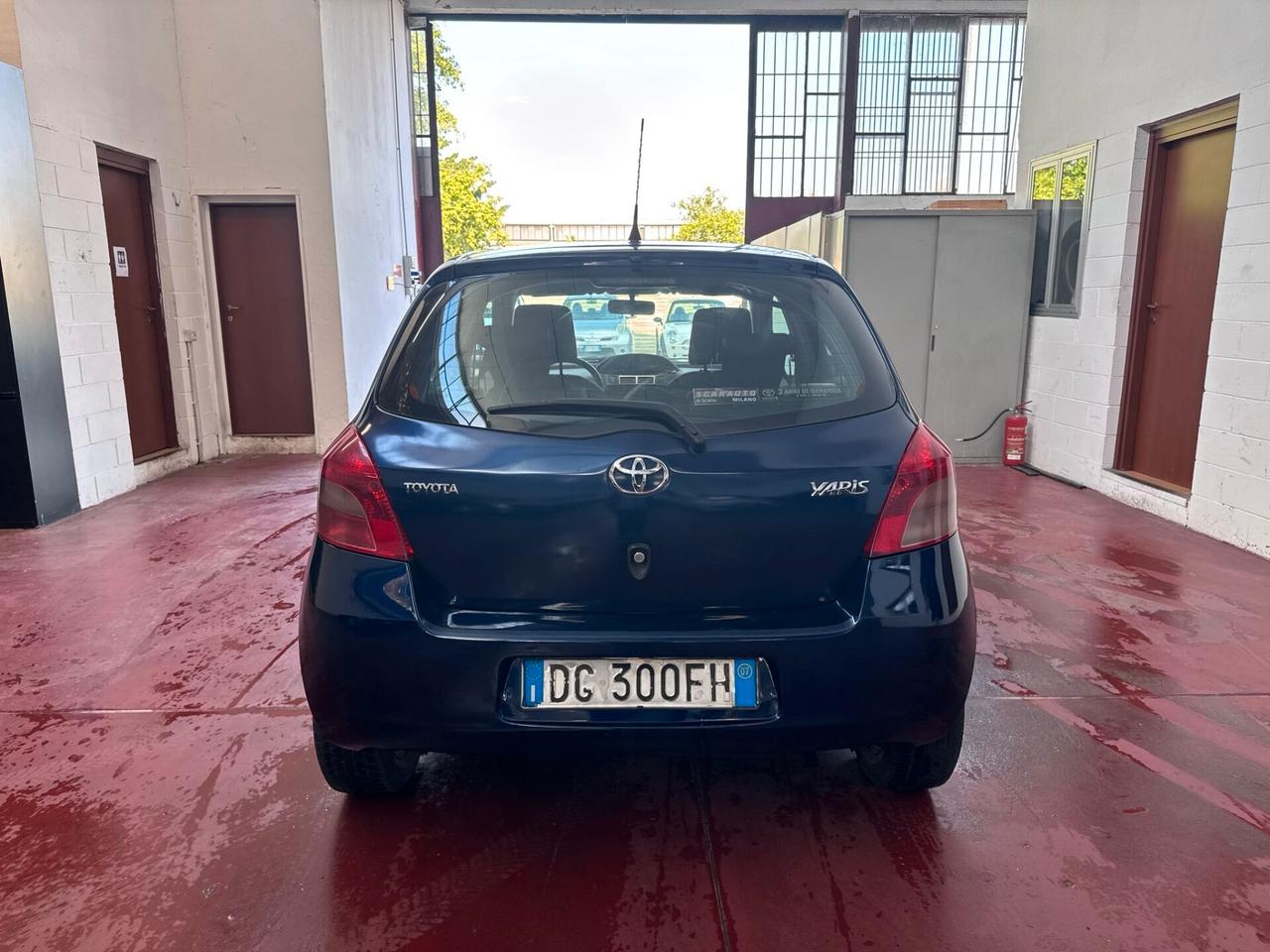 Toyota Yaris 1.0 5 porte Sol benz NEOPAT