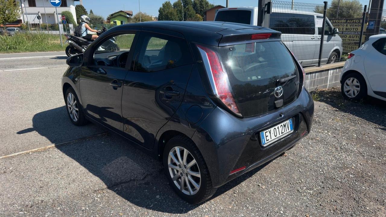 Toyota Aygo 1.0 VVT-i 69 CV 5 porte x-wave