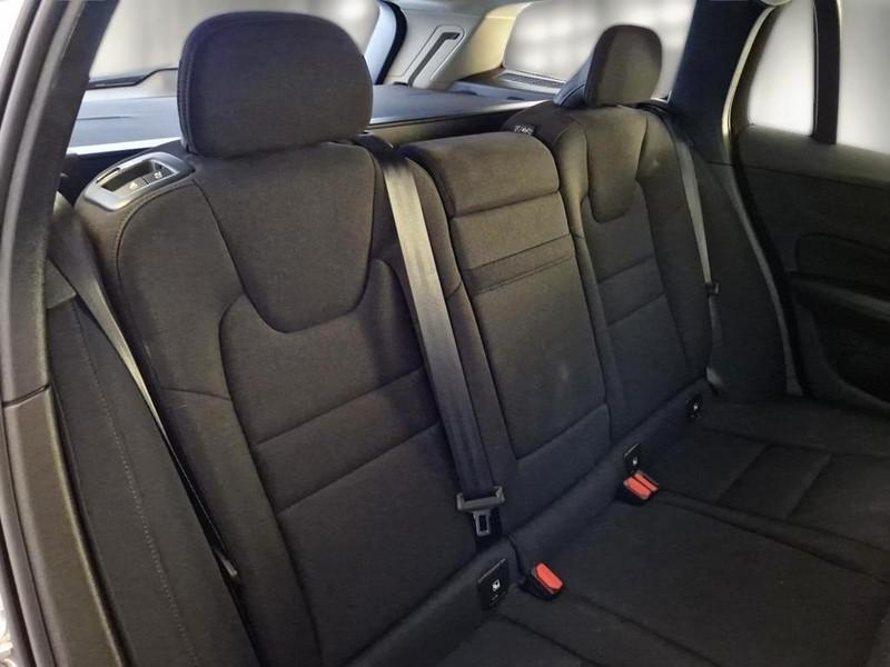 VOLVO V60 B4 D autom. Momentum Business WAGON