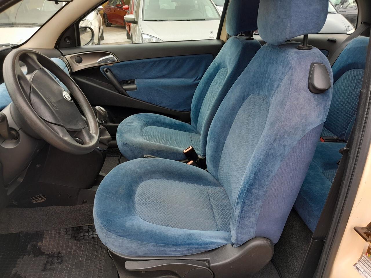 Lancia Ypsilon 1.2 16V Argento