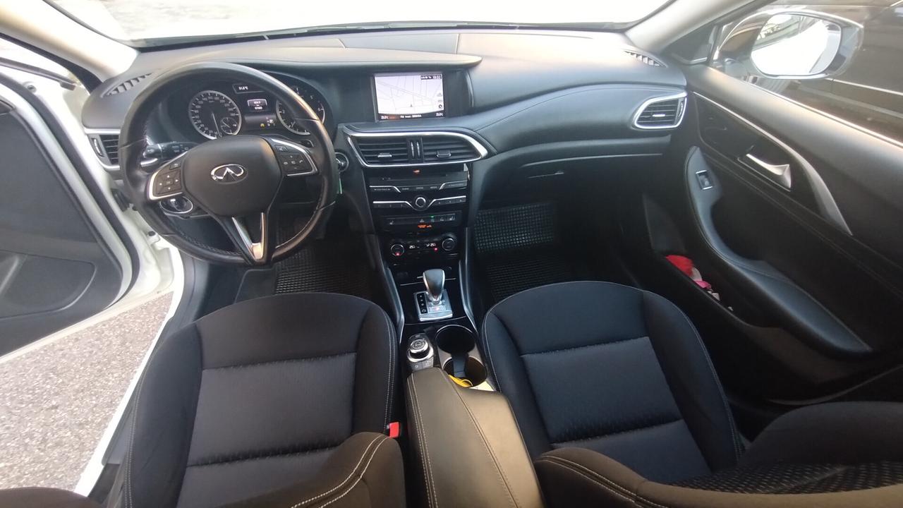 Infiniti Q30 1.5 diesel Premium