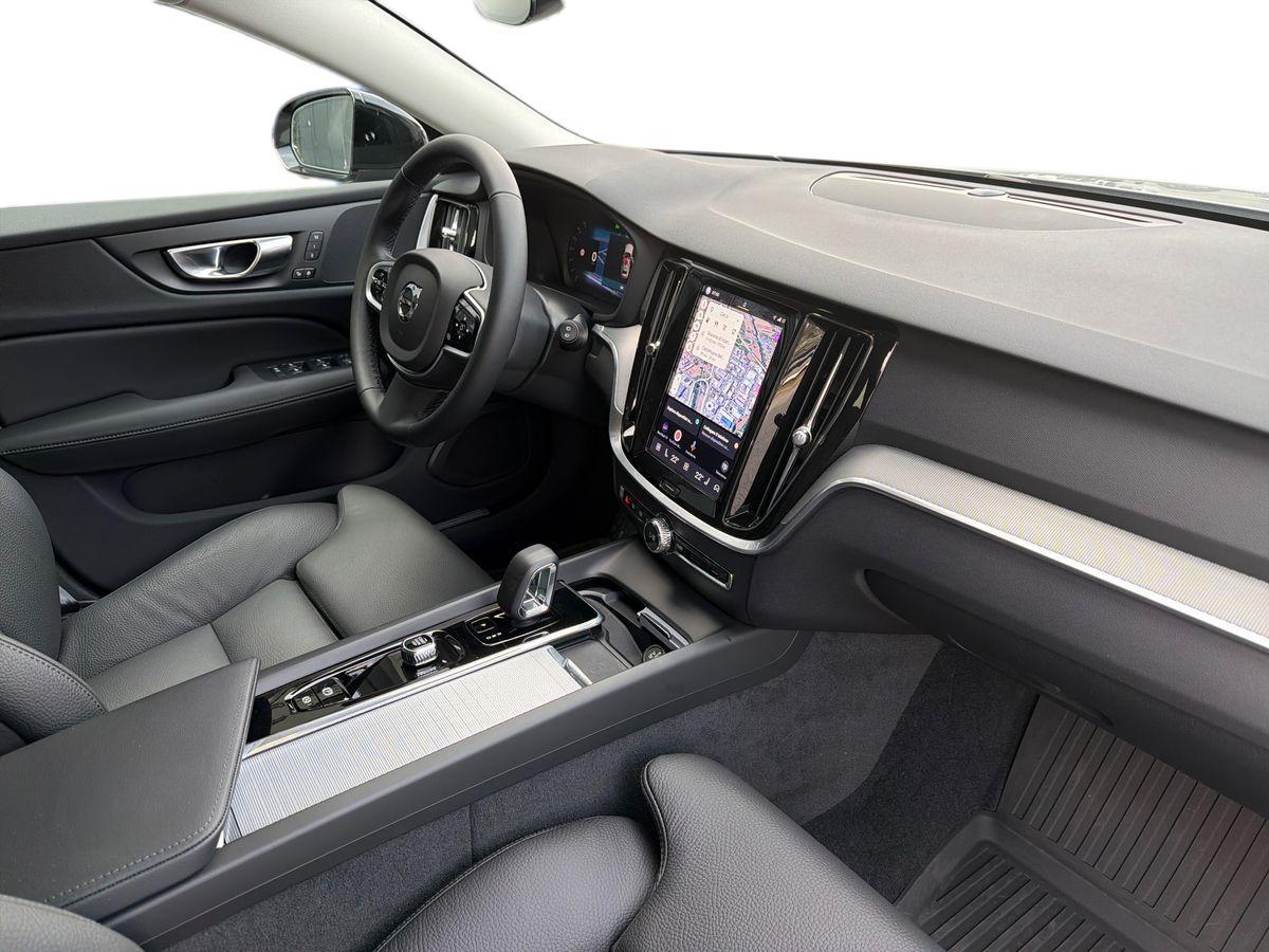 VOLVO V60 2.0 b4 Plus Dark auto