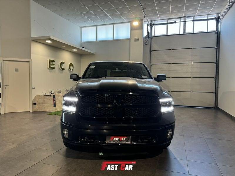 Dodge RAM Dodge RAM 5.7 V8 Crew Cab Classic SLT Black 395cv EAT8 GPL