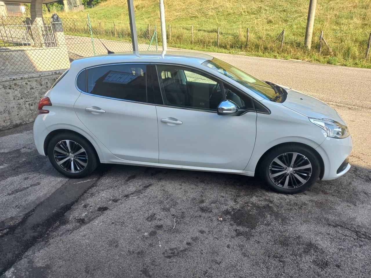 Peugeot 208 GPL + Cambio automatico