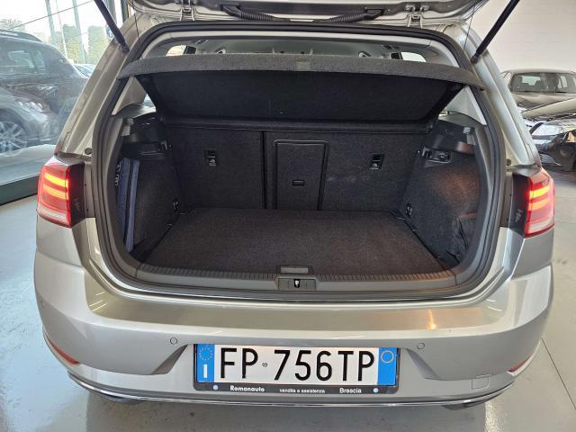 Volkswagen Golf Golf VII 2017 5p 5p 1.4 tgi Executive 110cv