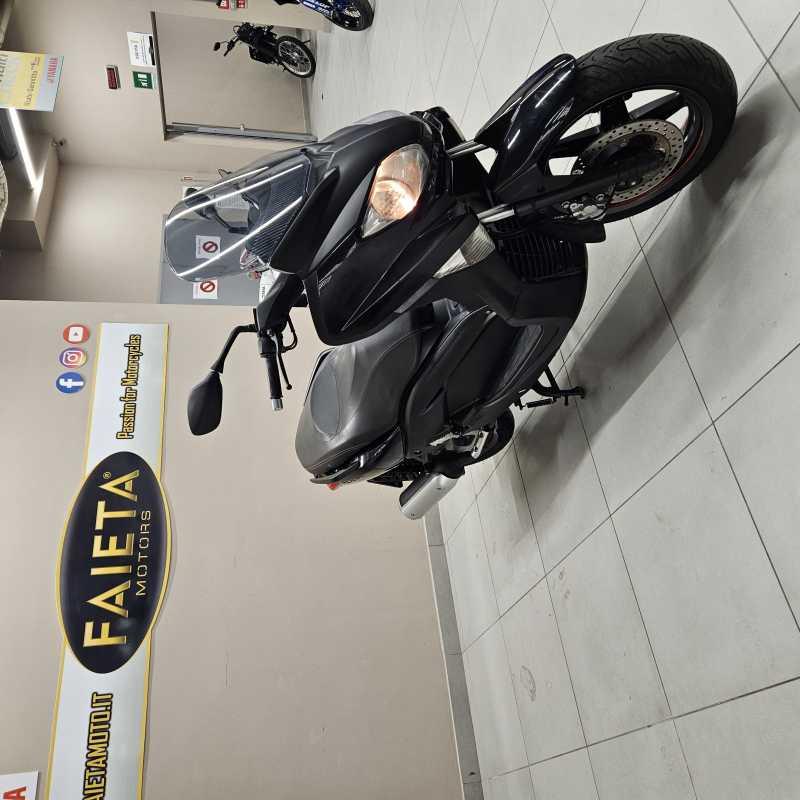 Yamaha X-Max 125 - 2011
