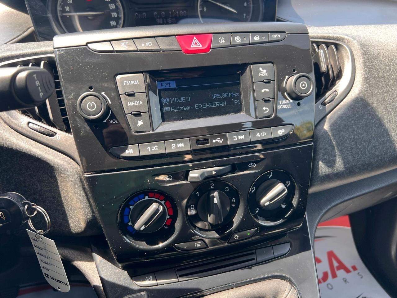 Lancia Ypsilon 1.2 69 CV 5 porte GPL Ecochic Elefantino Blu