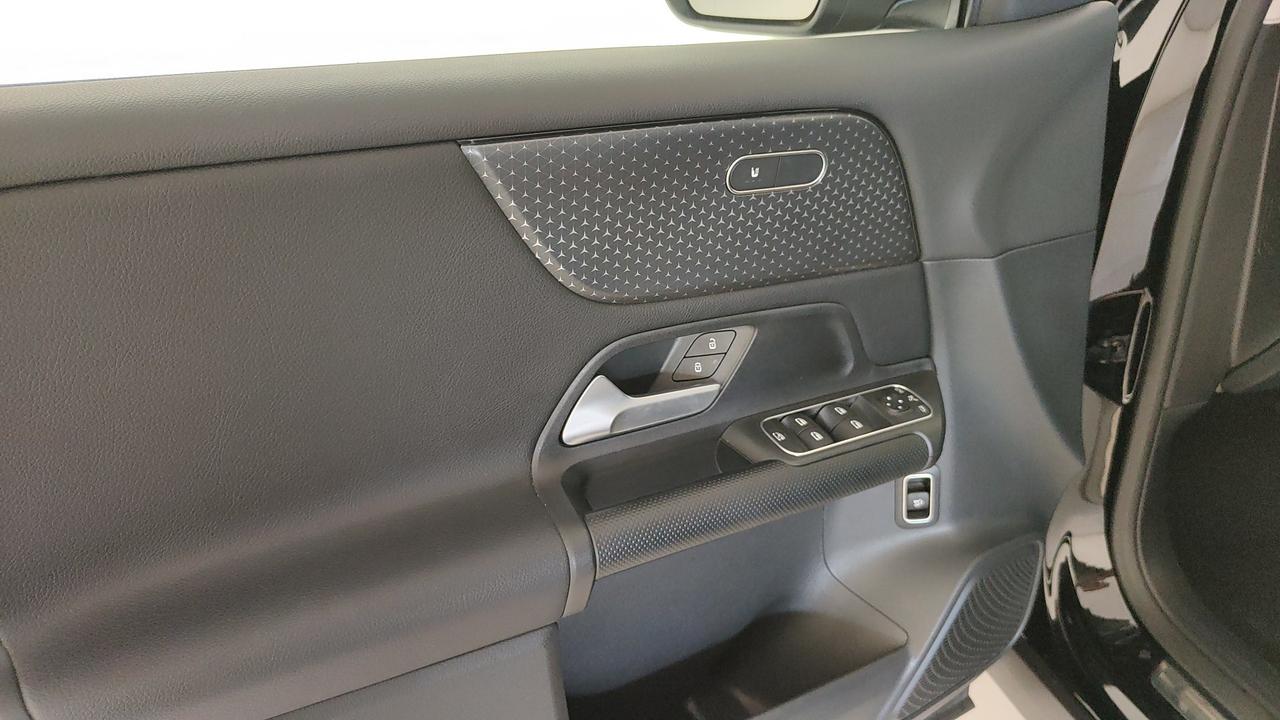 Mercedes-Benz GLB 180 d Advanced auto