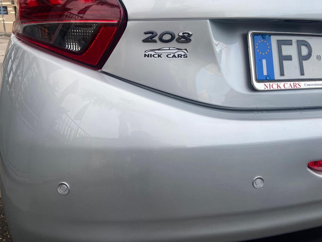 Peugeot 208 BlueHDi 75 5 porte Black Line 120.000Km