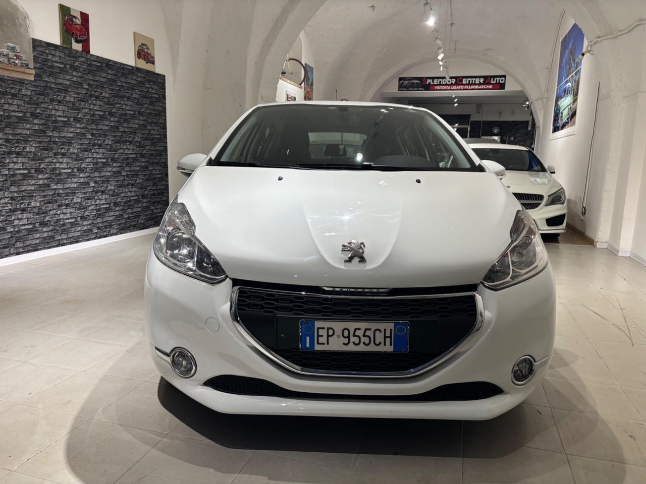 Peugeot 208 1.4 HDi 68 CV 5 porte Allure