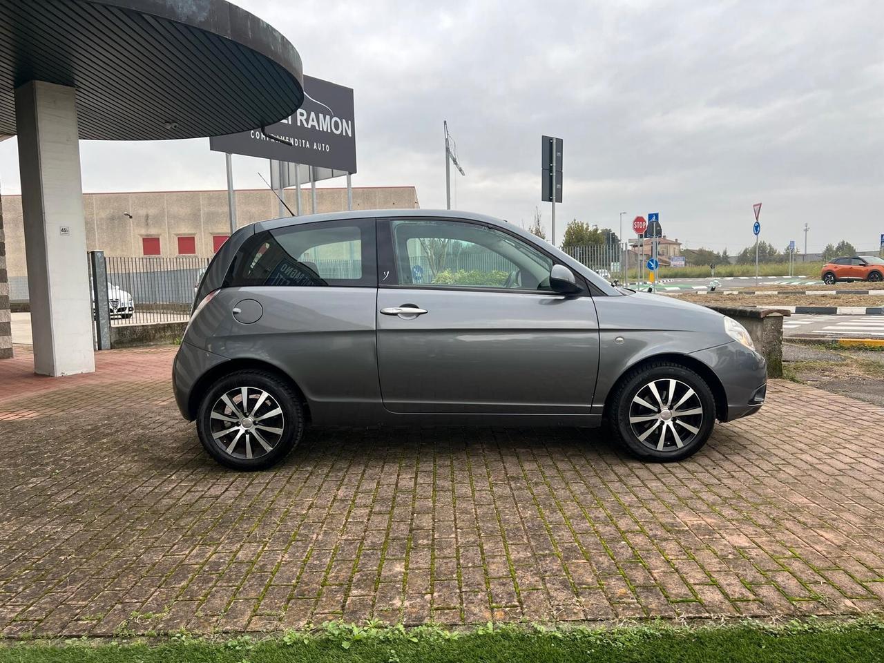 Lancia Ypsilon 1.2 Argento