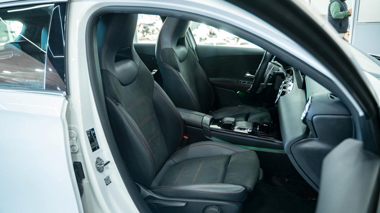 Mercedes-benz A 180 D PREMIUM PLUS AMG TETTO PACK LUCI XENO NAVI FULL