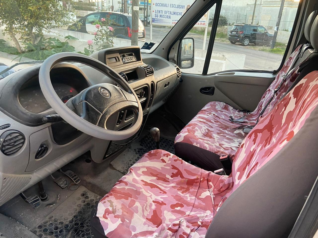 Nissan Interstar