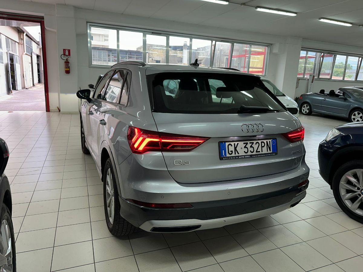 AUDI - Q3 - 35 TDI S tronic Business Advanced