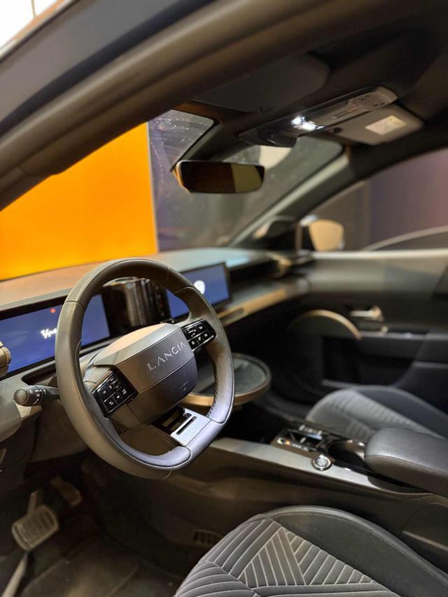 LANCIA Ypsilon Hybrid e-DCT Edizione Cassina