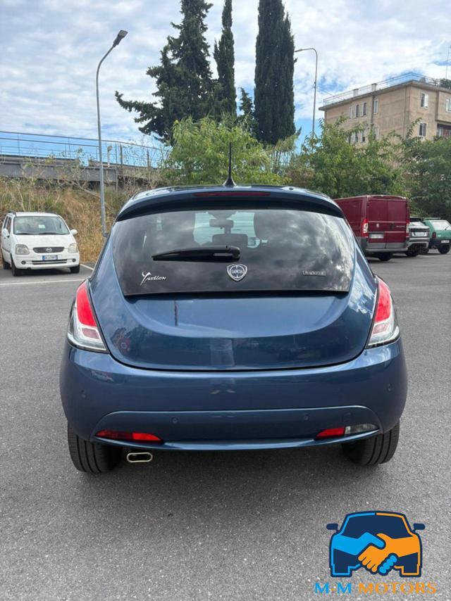 LANCIA Ypsilon 1.0 69 CV 5 porte IBRIDA Alberta Ferretti