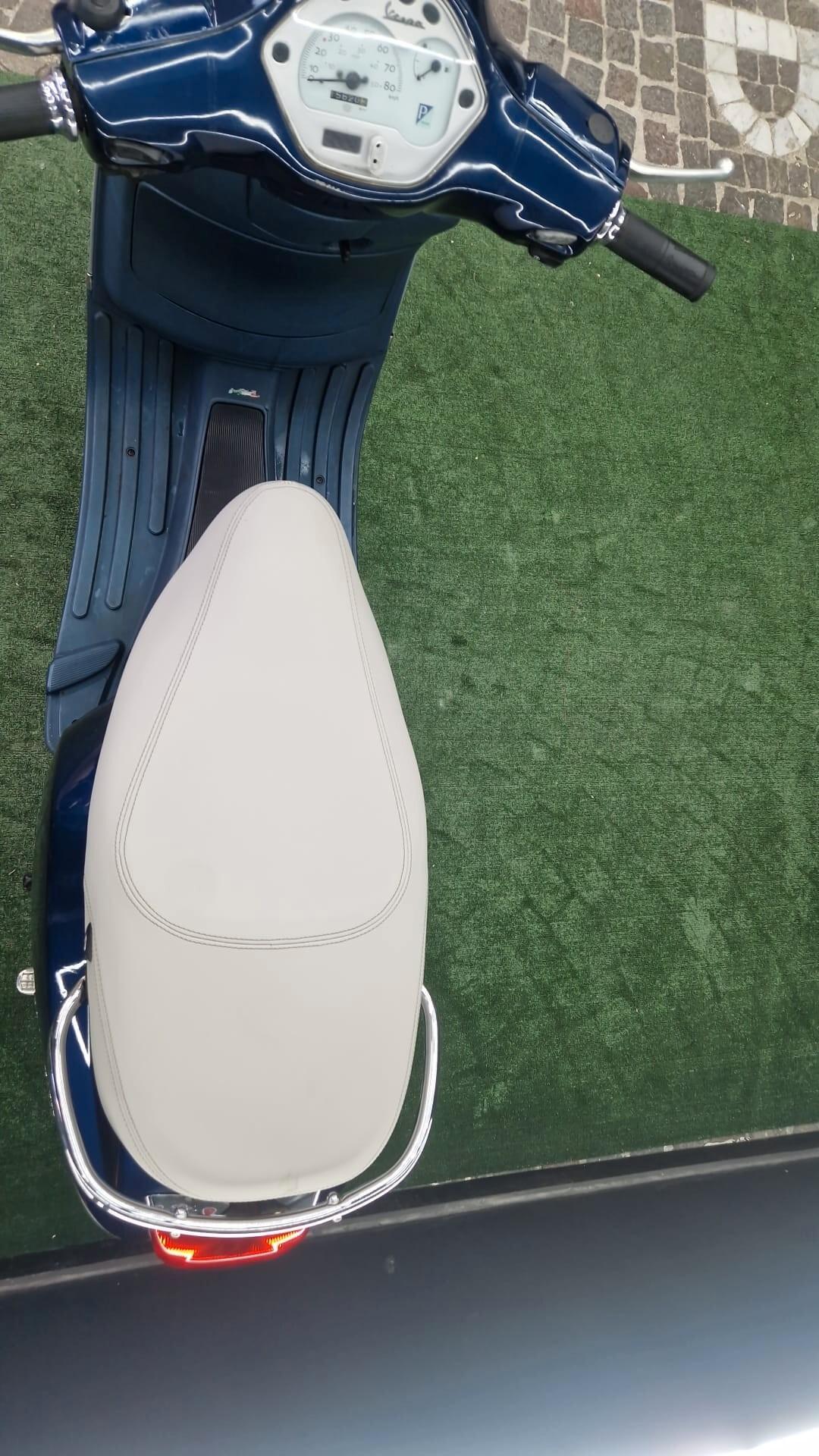 Piaggio Vespa 50 LX
