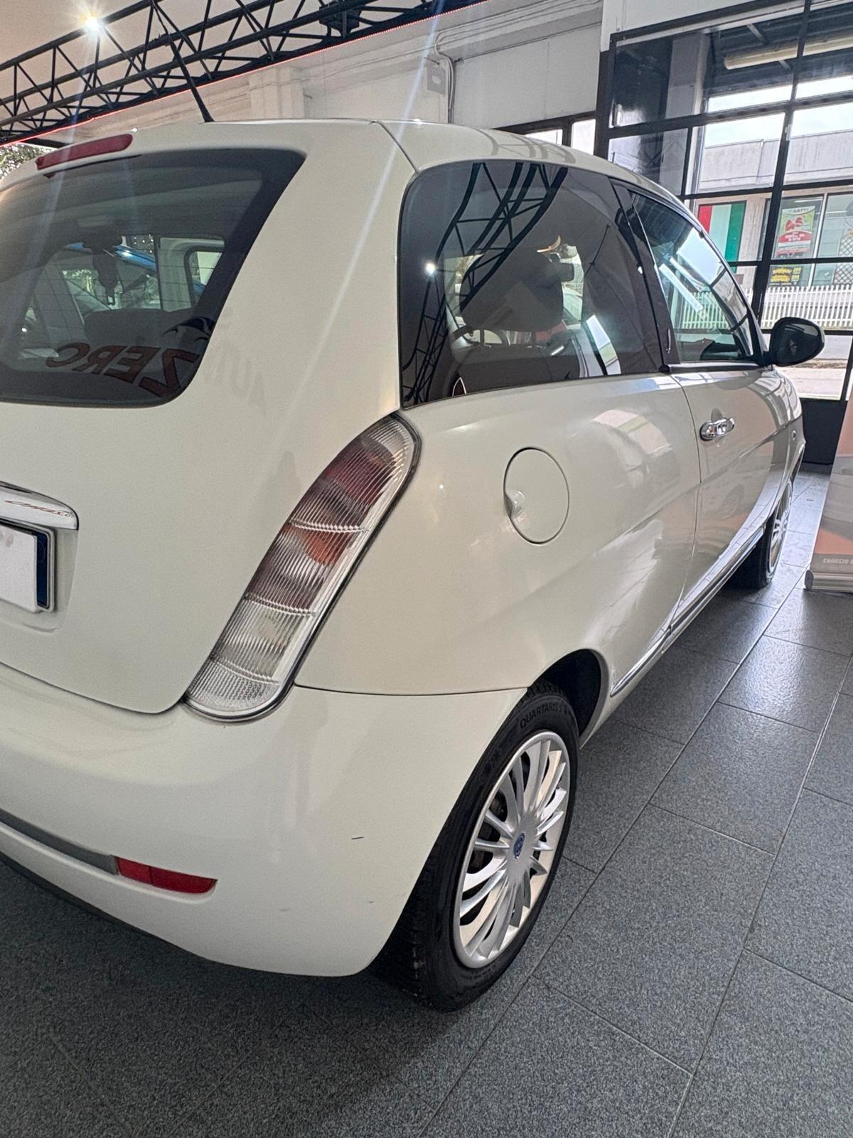 Lancia Ypsilon 1.2 69 CV Elle