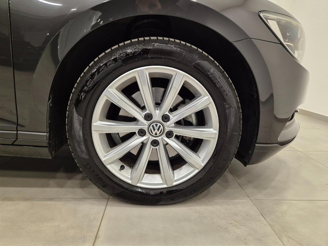 Volkswagen Passat Variant 1.6 TDI Trendline 120cv - Sens. Park. - Bluetooth