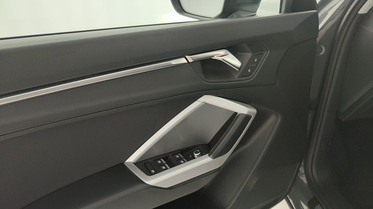 AUDI Q3 II 2018 - Q3 35 1.5 tfsi Business s-tronic