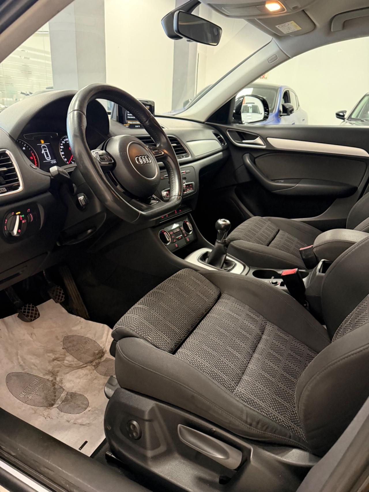 Audi Q3 2.0 TDI 120 CV S line Edition