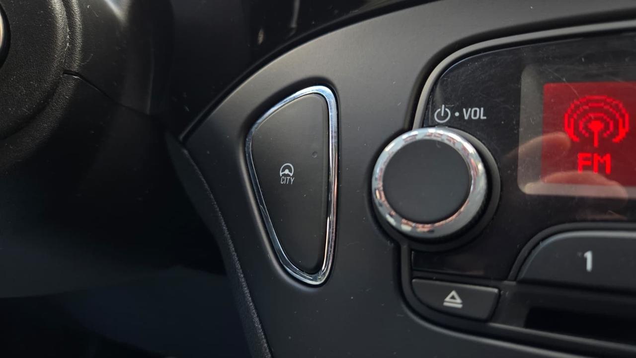 Opel Corsa 1.4 90CV GPL Tech 5 porte Cosmo