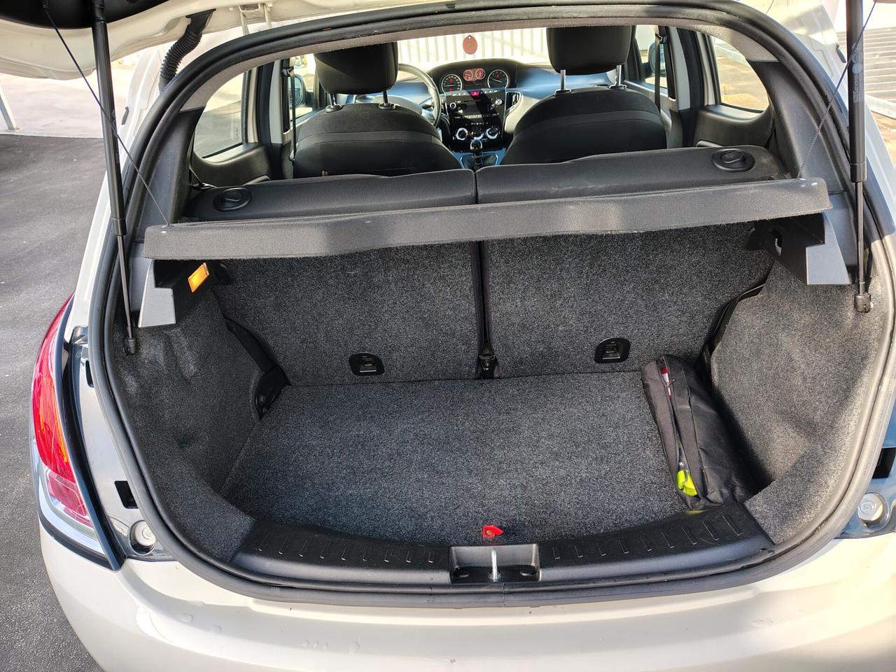 Lancia Ypsilon 0.9 TwinAir 85 CV 5 porte Metano Ecochic Gold