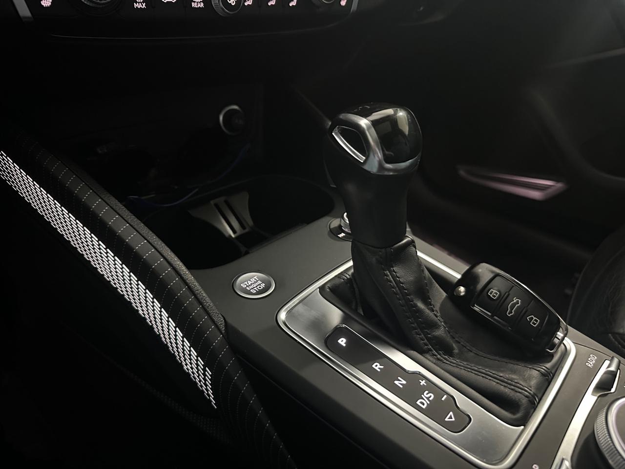 Audi Q2 35 TDI S tronic Identity Black