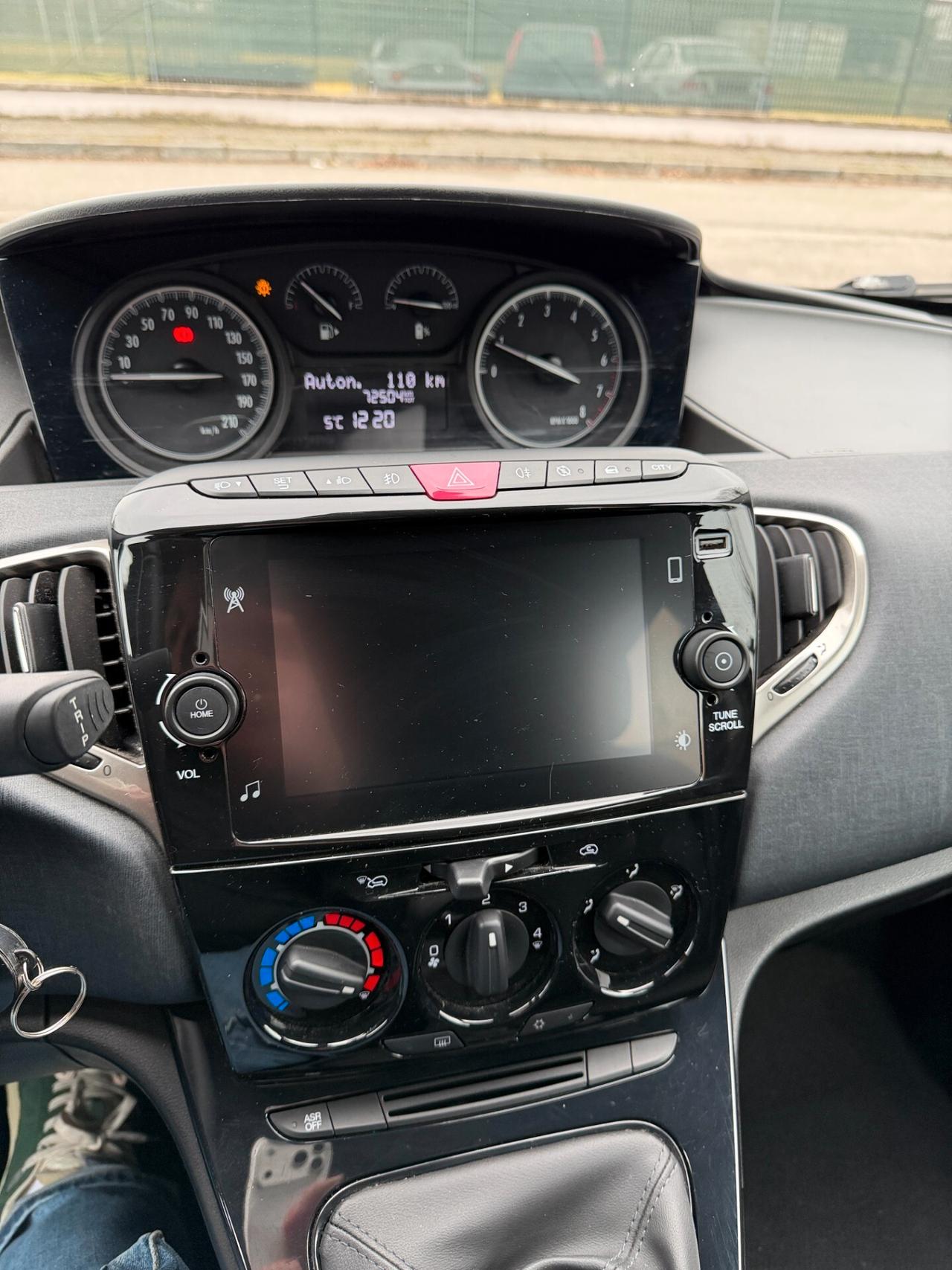 Lancia Ypsilon 1.0 FireFly 5 porte S&S Hybrid Gold Plus