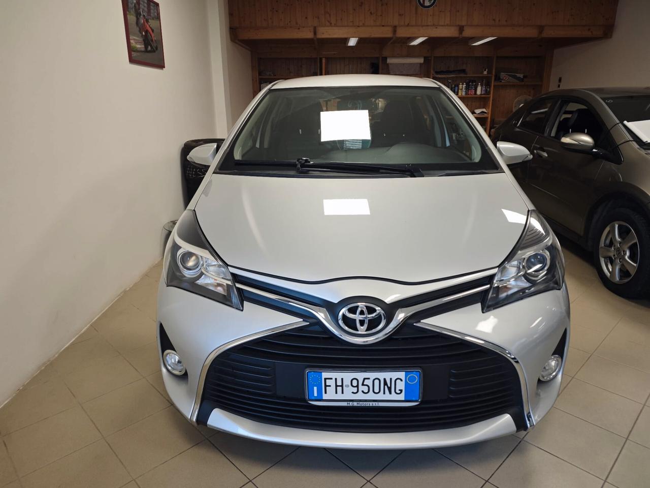 Toyota Yaris 1.5 5 porte Lounge