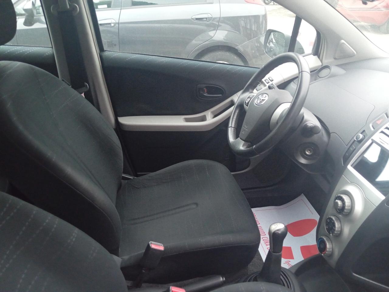 Toyota Yaris 1.0 5 porte Sol