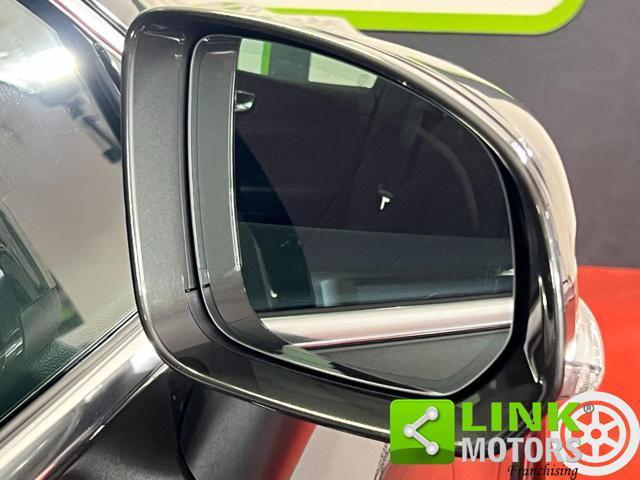 VOLVO XC60 B4 (d) Geartronic Momentum Pro TAGLIAND-GARANZIA